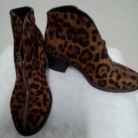 🔥Host pic🔥Brand new Pierre Dumas leopard print booties - Picture 3 of 9